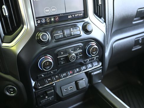 Used 2019 Chevrolet Silverado 1500 LT Trail Boss AWD/4WD image 24