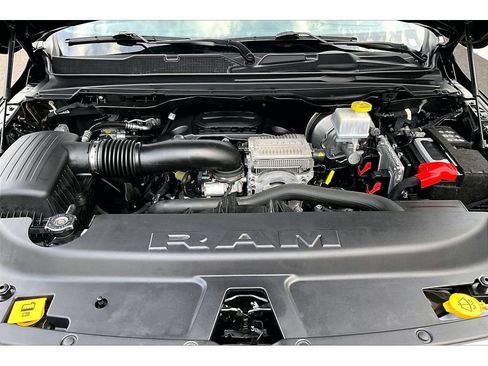 Used 2022 RAM 1500 Limited w/ Body Color Bumper Group AWD/4WD image 10