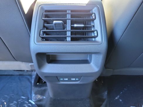 New 2026 Volkswagen Tiguan SE R-Line image 16