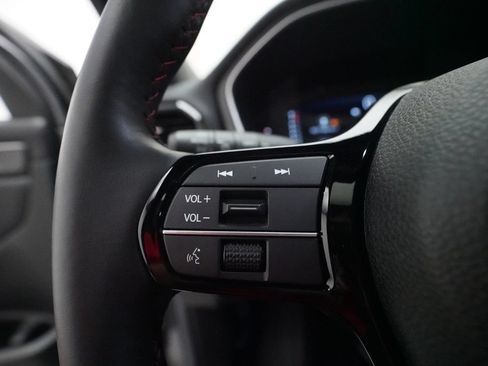 Certified 2025 Honda Pilot Black Edition image 18