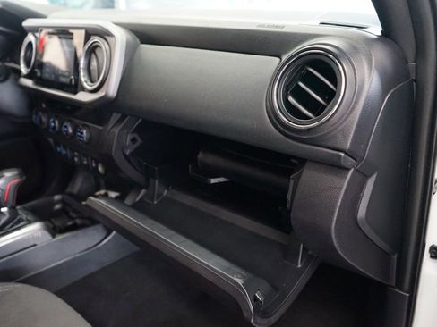 Used 2018 Toyota Tacoma TRD Sport w/ Technology Package image 37