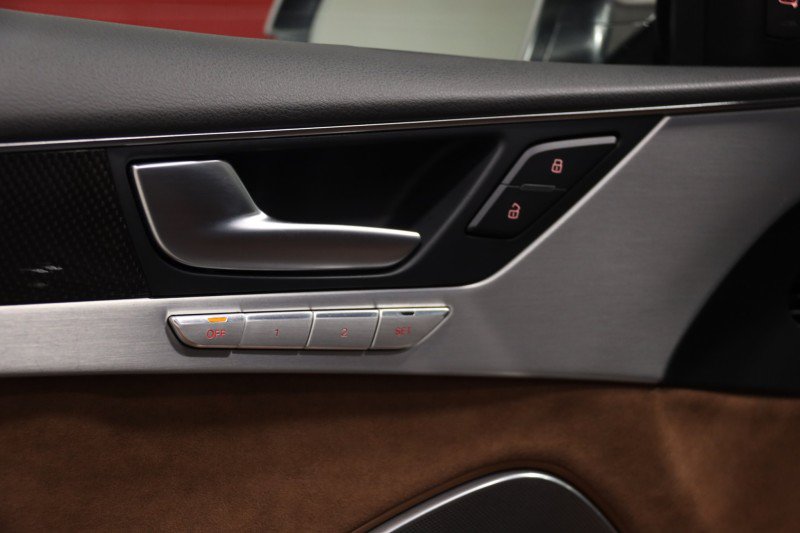 Used 2014 Audi S8 AWD/4WD image 65