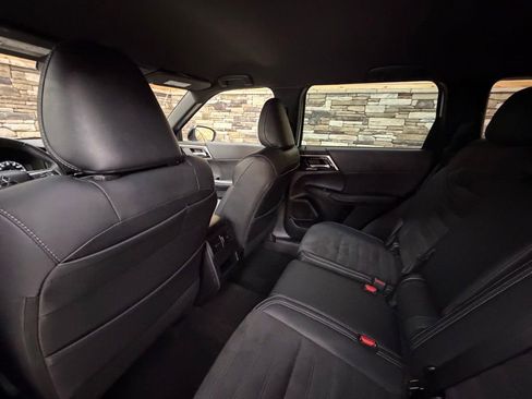 Used 2023 Mitsubishi Outlander SE image 24