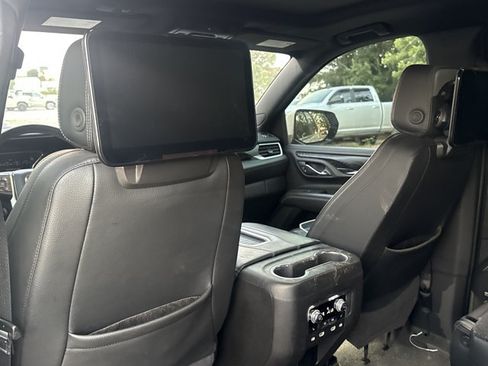 Used 2021 GMC Yukon Denali w/ Denali Premium Package AWD/4WD image 4