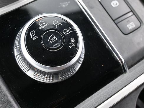 Used 2022 Mitsubishi Outlander SE image 29