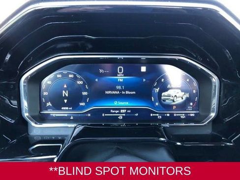 Used 2023 Chevrolet Silverado 1500 LTZ image 12