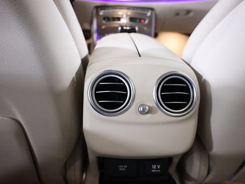 Certified 2018 Mercedes-Benz E 400 4MATIC Sedan image 37