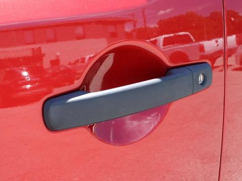 Used 2018 Nissan Frontier Desert Runner RWD image 9