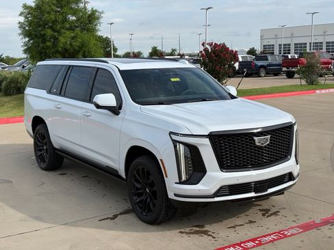 Certified 2026 Cadillac Escalade ESV Sport w/ LPO, ONYX Package AWD/4WD image 10
