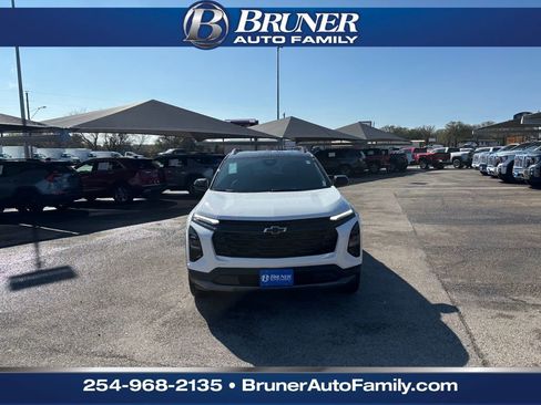 New 2026 Chevrolet Equinox LT w/ Convenience Package II image 2