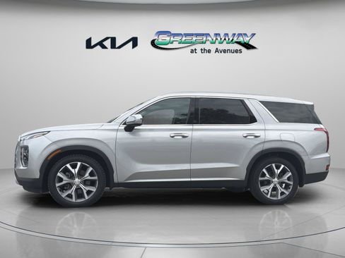 Used 2022 Hyundai Palisade SEL w/ Premium Package FWD image 3