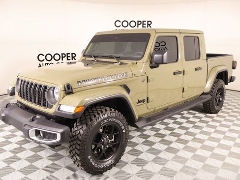 Used 2025 Jeep Gladiator Overland AWD/4WD image 10