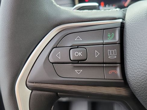 New 2025 Jeep Grand Cherokee Altitude image 5