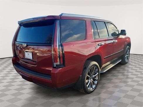 Used 2020 Cadillac Escalade Luxury w/ Escalade Sport Edition image 6