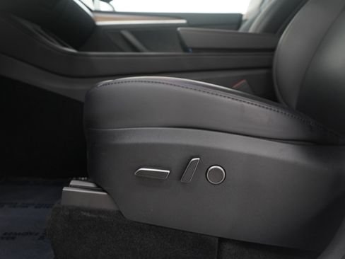 Used 2023 Tesla Model Y Long Range image 21