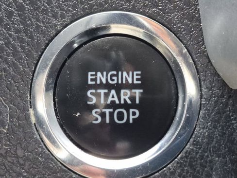 Used 2018 Toyota Highlander XLE image 31