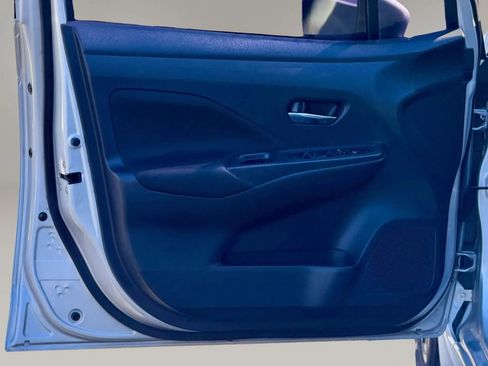 Used 2021 Nissan Versa SV image 10