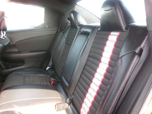 Used 2014 Dodge Avenger R/T image 19