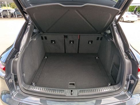 Used 2025 Porsche Macan image 23