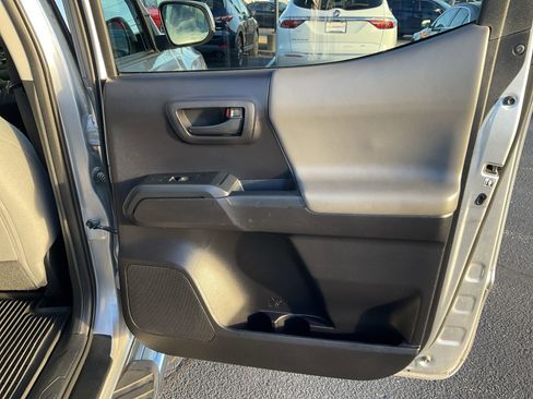 Used 2020 Toyota Tacoma SR image 24