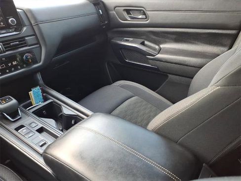 Certified 2023 Nissan Rogue S image 12