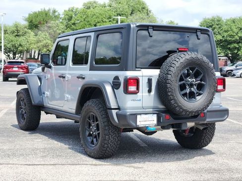 Used 2024 Jeep Wrangler Unlimited image 3
