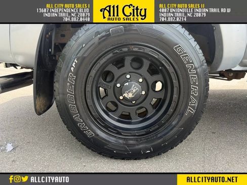 Used 2005 Toyota Tacoma PreRunner RWD image 35