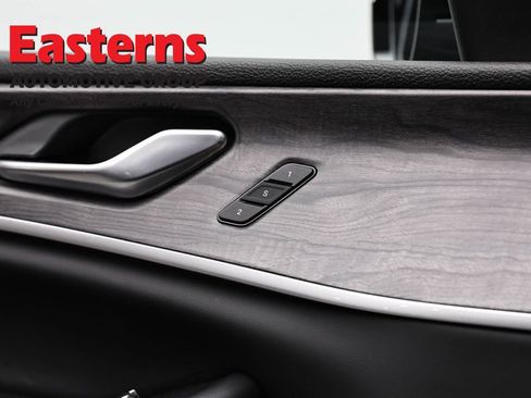 Used 2023 Jeep Grand Cherokee Limited w/ Black Appearance Package AWD/4WD image 22