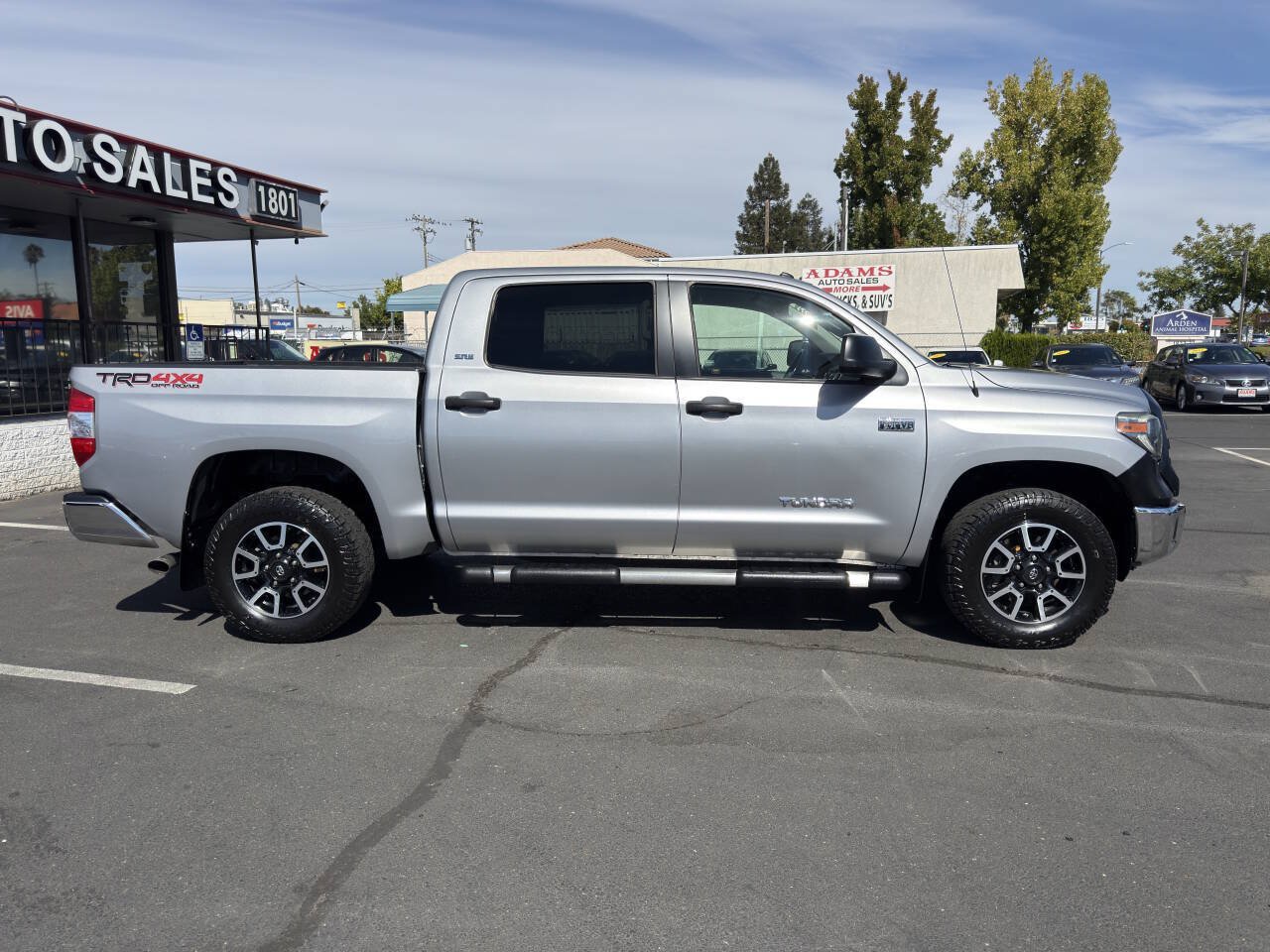 Used 2018 Toyota Tundra SR5 w/ TRD Off Road Package AWD/4WD image 2