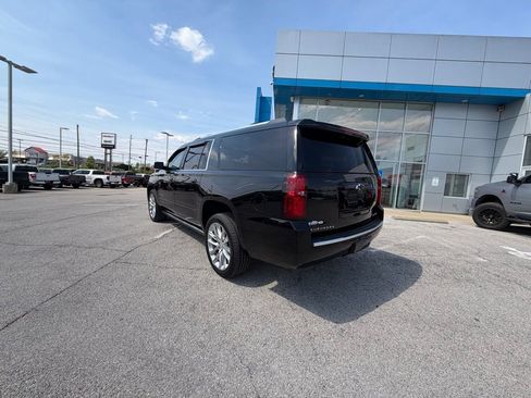 Used 2019 Chevrolet Suburban Premier w/ Premier Plus Edition image 3