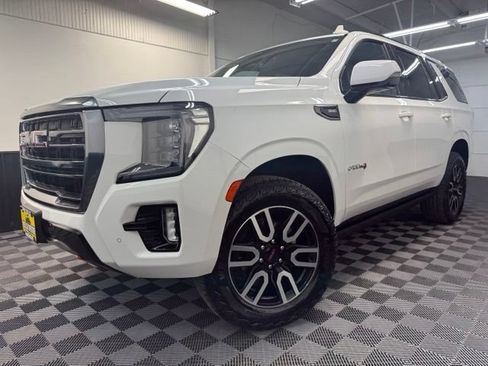Used 2024 GMC Yukon AT4 w/ Technology Package AWD/4WD image 3