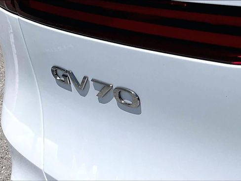 Used 2023 Genesis GV70 2.5T w/ Advanced Package AWD/4WD image 10