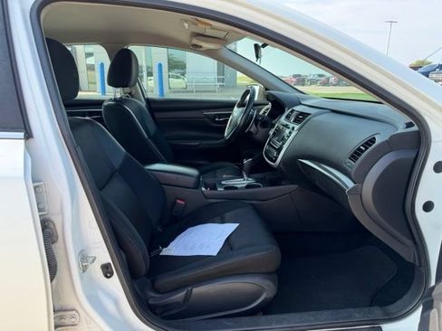 Used 2018 Nissan Altima 2.5 SR FWD image 9
