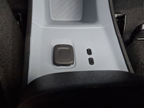 New 2027 Chevrolet Bolt LT w/ Comfort Package FWD image 17