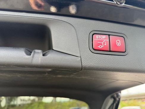 Used 2022 Mercedes-Benz GLC 300 image 10