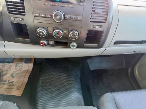 Used 2011 GMC Sierra 1500 W/T image 28