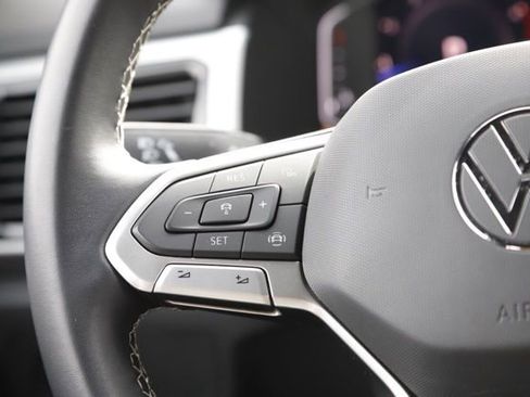 Used 2022 Volkswagen Atlas Cross Sport SE image 22