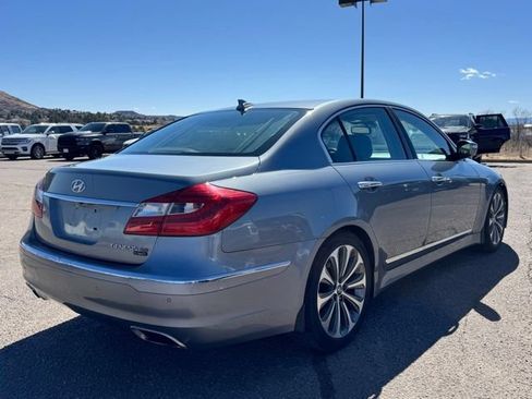 Used 2014 Hyundai Genesis 5.0 R-Spec RWD image 5