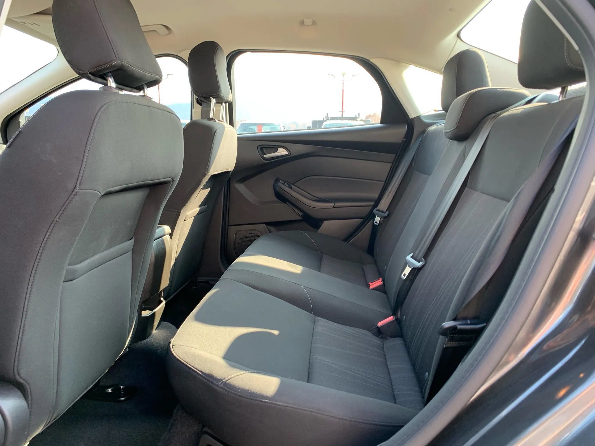 Used 2016 Ford Focus SE FWD image 24