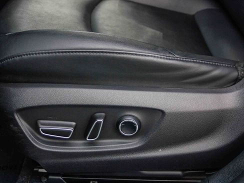 Used 2017 Toyota Prius Prime Advanced image 21