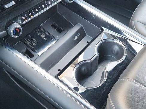 Used 2025 Chevrolet Tahoe LT image 18