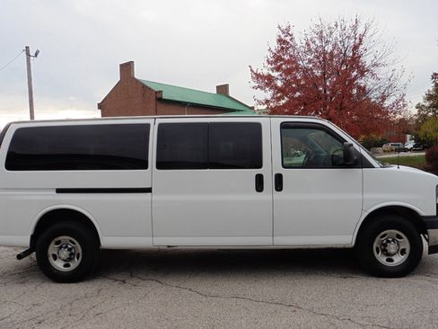 Used 2019 Chevrolet Express 3500 LT w/ LT Preferred Equipment Group image 13