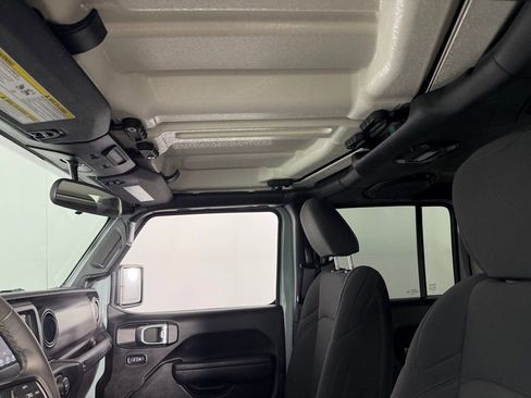 Used 2023 Jeep Wrangler Unlimited image 22