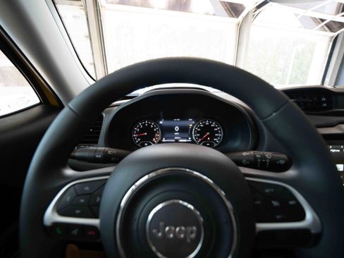 Used 2023 Jeep Renegade Latitude w/ Sun/Sound Group image 15