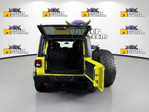 Used 2023 Jeep Wrangler Unlimited Rubicon w/ Cold Weather Group AWD/4WD image 26