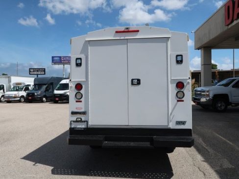Used 2017 Chevrolet Express 3500 RWD image 5