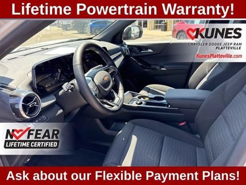 Used 2026 Chevrolet Equinox LT AWD/4WD image 16