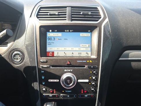 Used 2017 Ford Explorer Sport AWD/4WD image 33