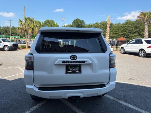 Used 2017 Toyota 4Runner SR5 Premium RWD image 13