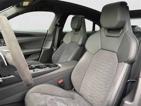 Used 2022 Audi e-tron GT Premium Plus w/ Performance Package image 10